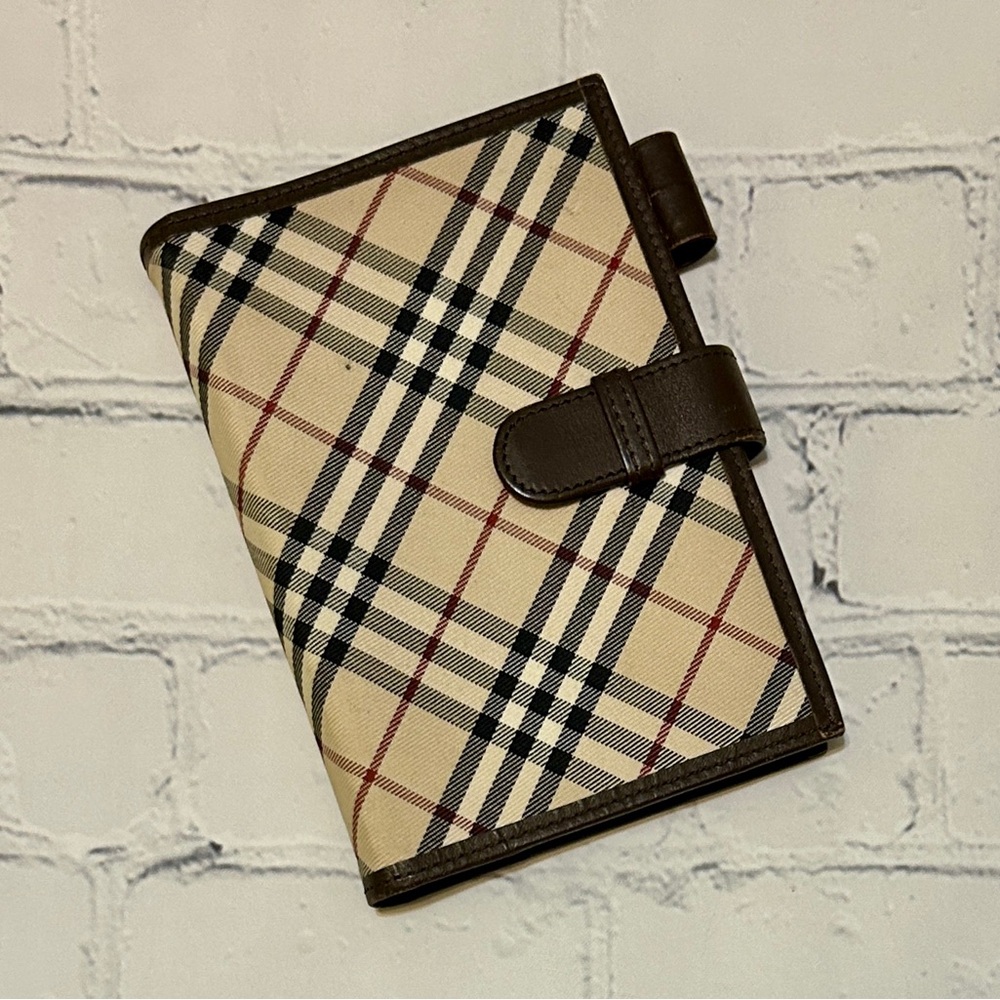 Burberry Classic Nova Check Plaid PM Size Agenda - EUC